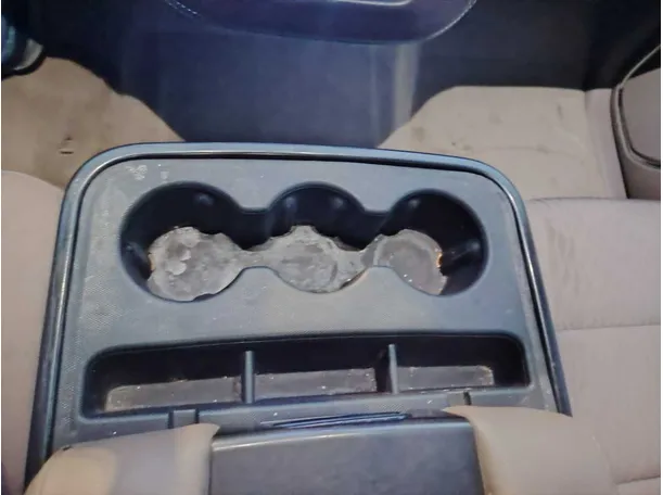 Car image 32