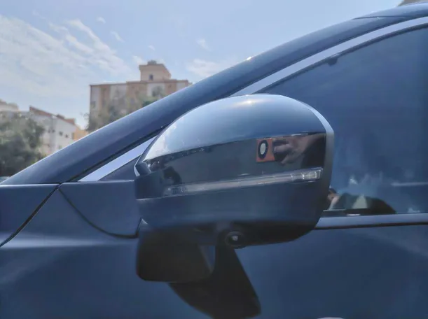 Car image 35