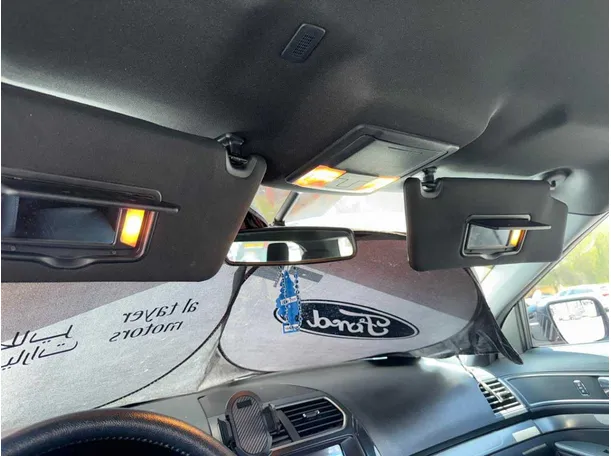Car image 24
