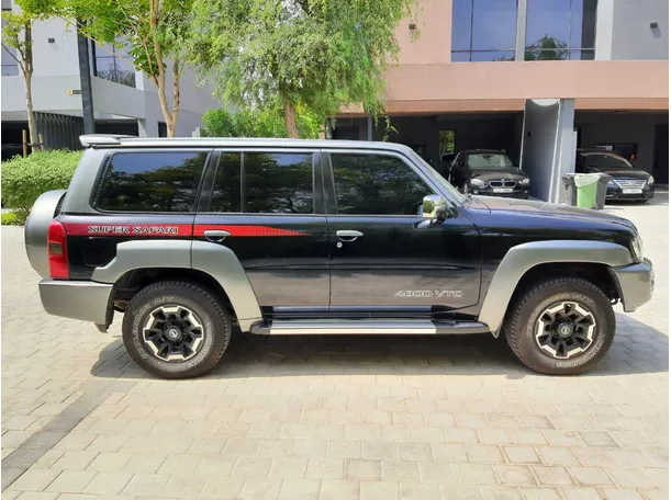 Car image 8