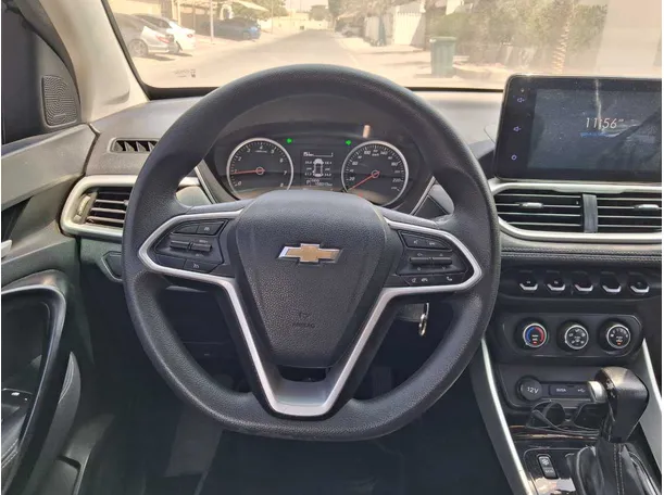 Car image 19