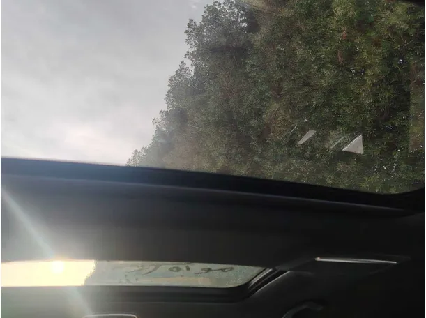 Car image 32