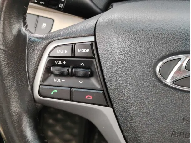 Car image 24