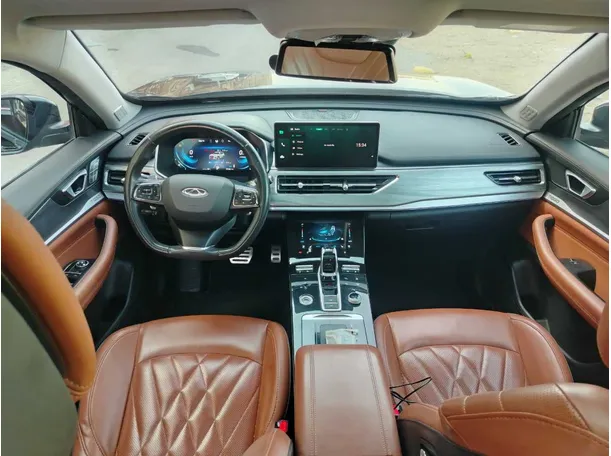 Car image 19