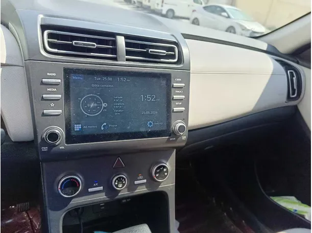 Car image 21