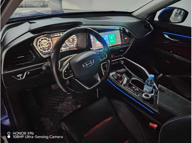 Car image 15