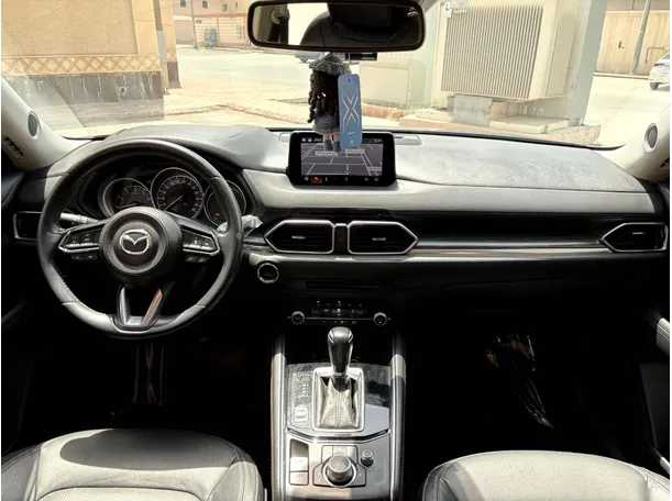 Car image 18