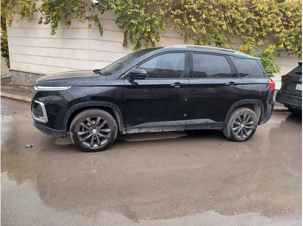Car image 8