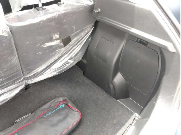 Car image 31