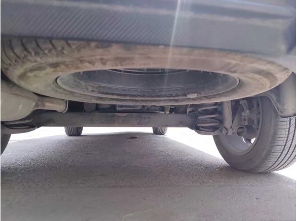 Car image 30