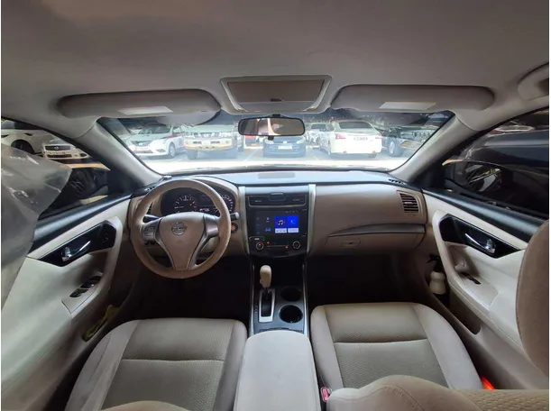 Car image 16