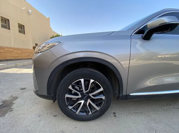Car image 9