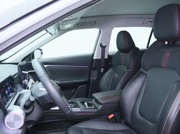 Car image 8