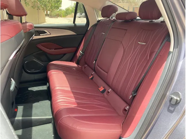 Car image 13