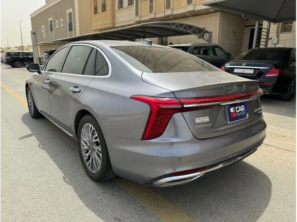 Car image 7
