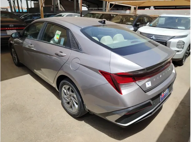 Car image 7