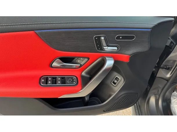 Car image 27