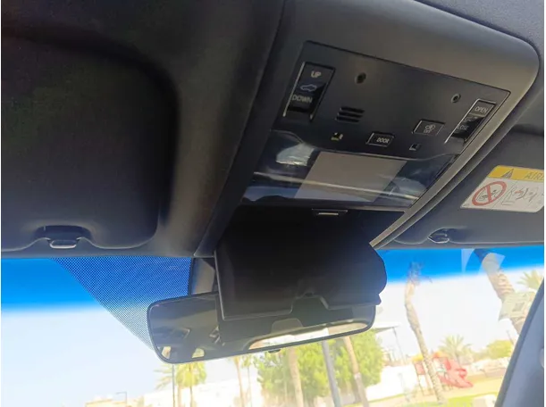 Car image 33