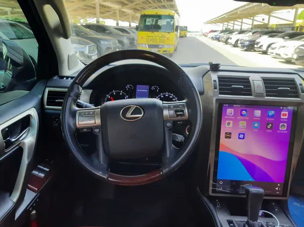 Car image 17