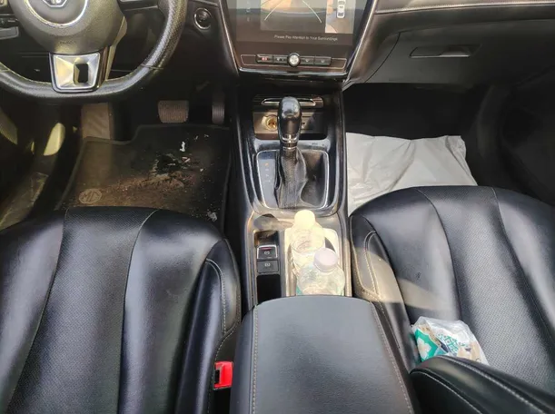 Car image 21