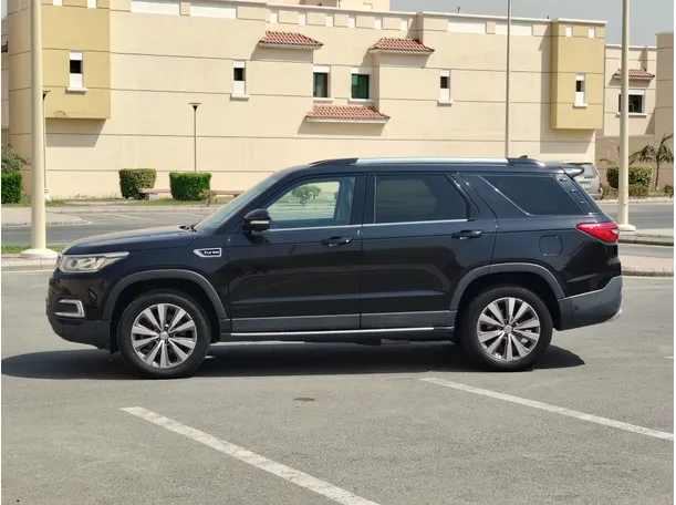 Car image 8