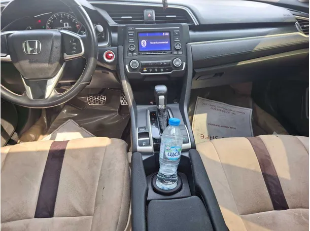 Car image 13