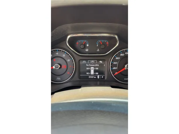 Car image 25