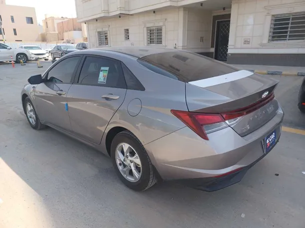 Car image 8