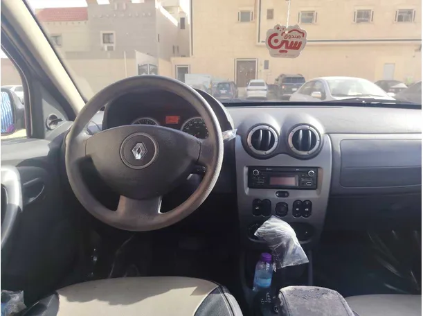 Car image 19