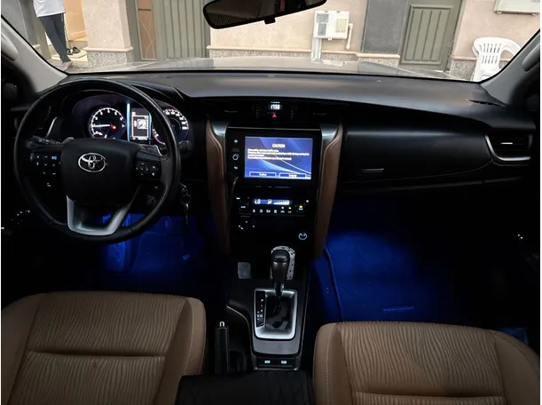 Car image 18