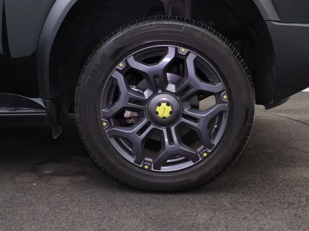 Car image 7