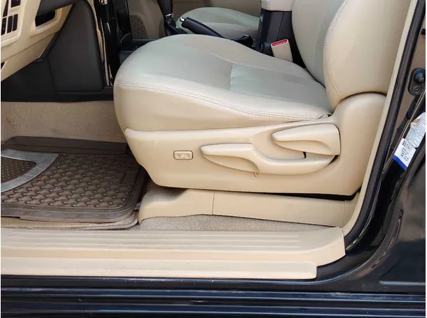 Car image 36