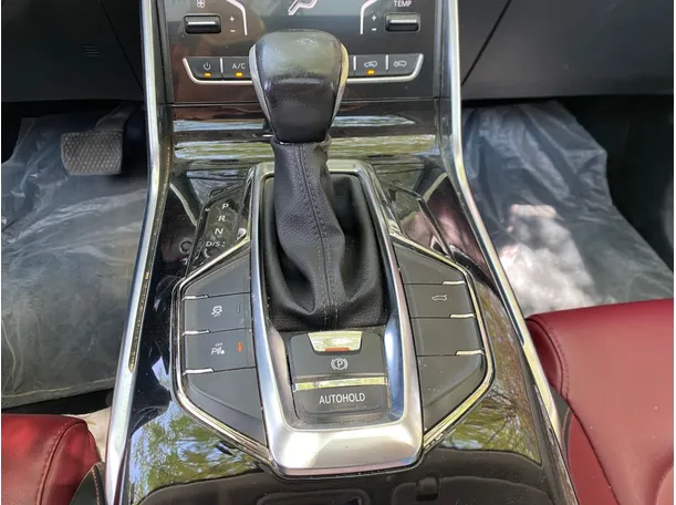 Car image 17