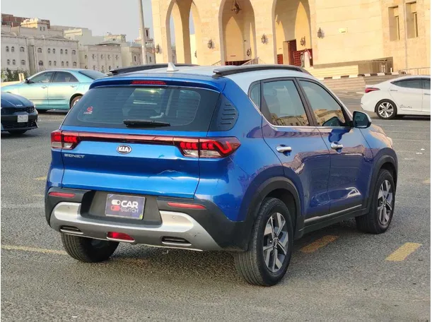 Car image 5