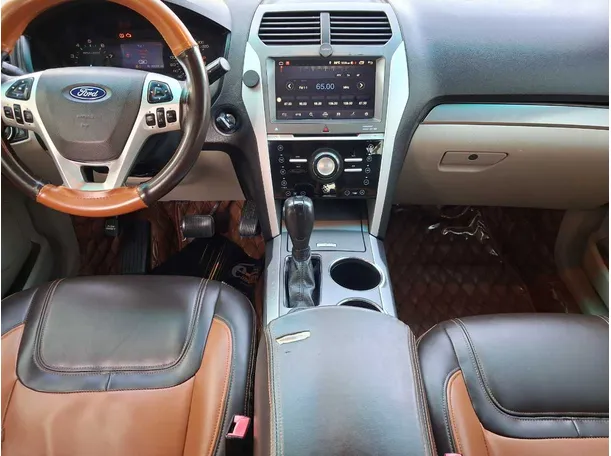 Car image 16