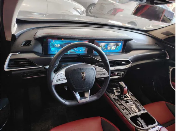 Car image 16