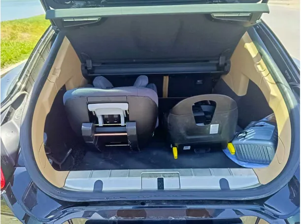 Car image 32