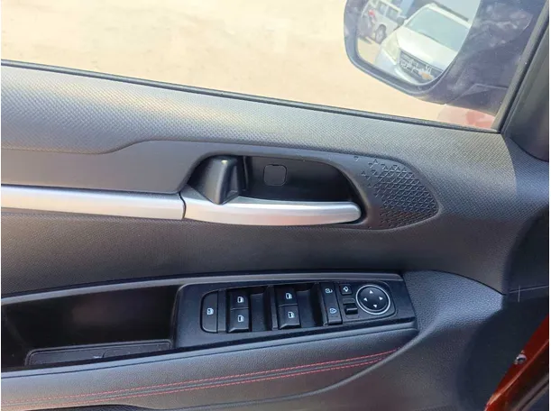 Car image 29