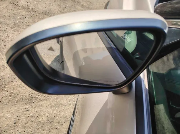Car image 32