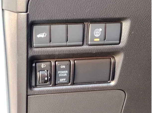 Car image 33