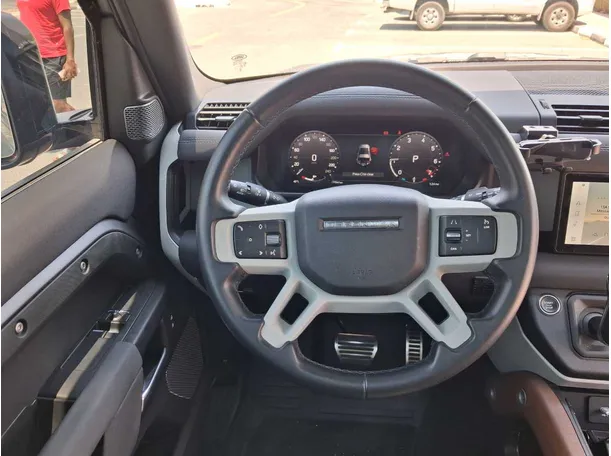Car image 19