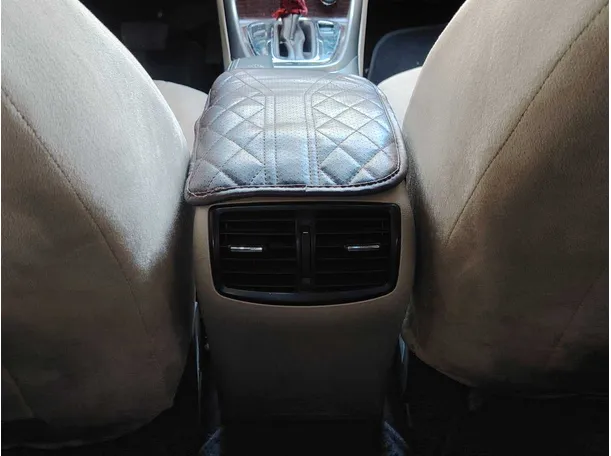 Car image 24