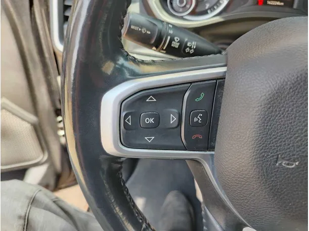 Car image 29