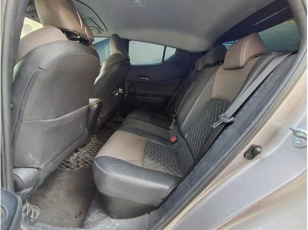 Car image 13