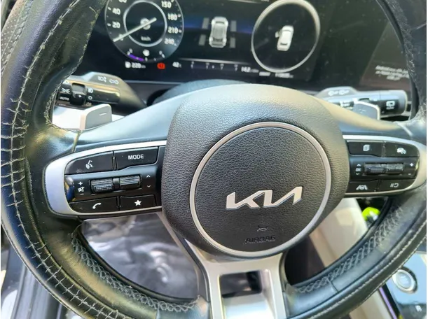 Car image 24