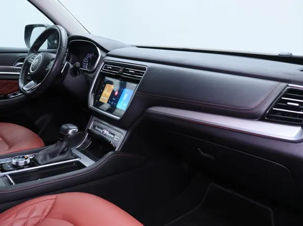 Car image 10