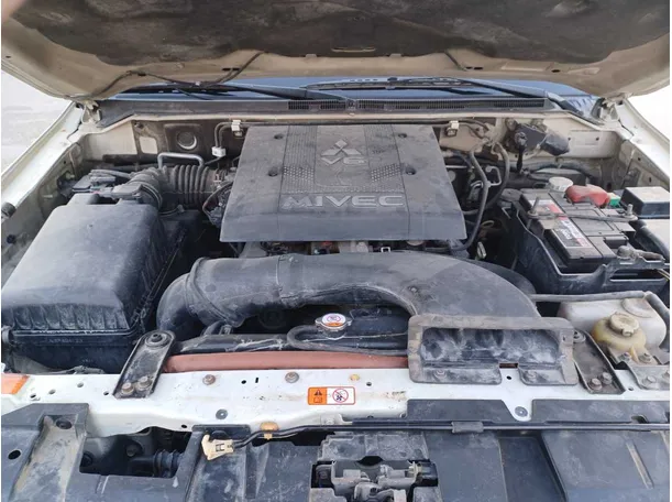 Car image 23