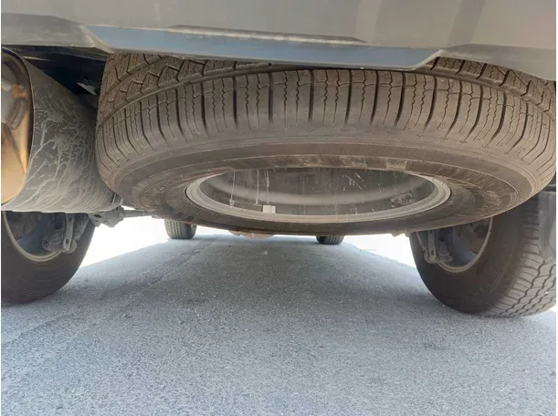 Car image 30