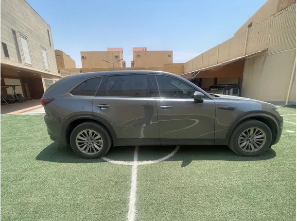 Car image 4