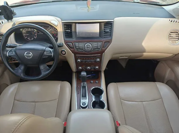 Car image 16